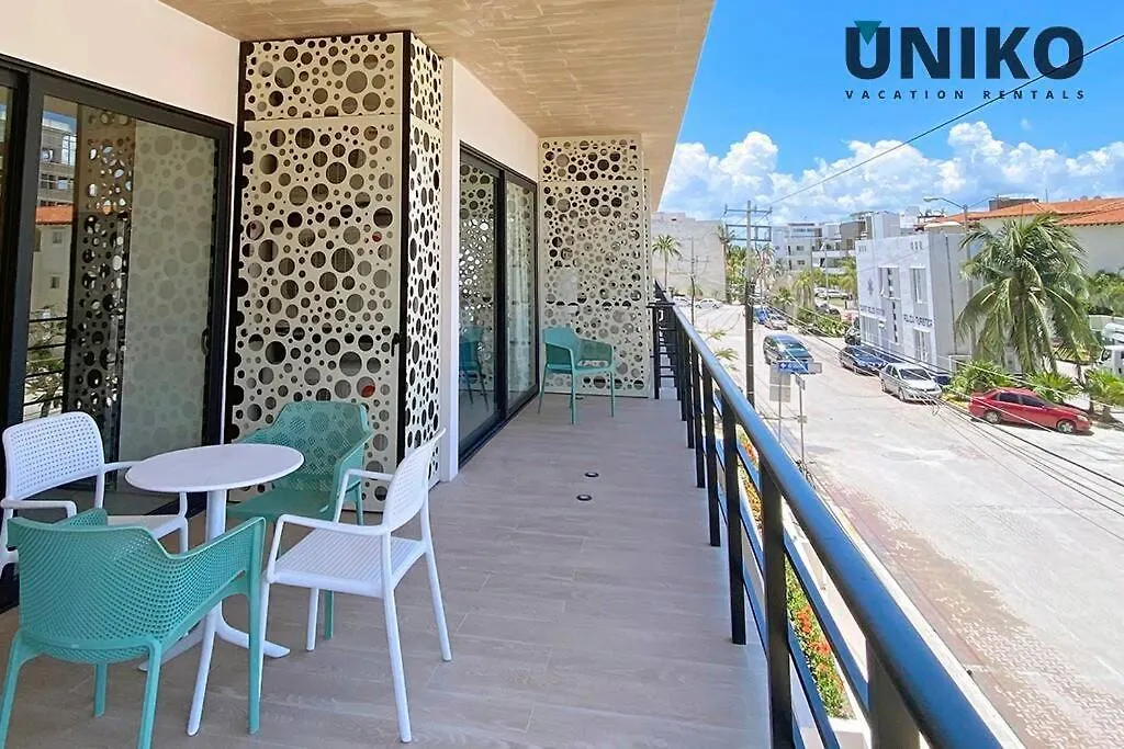 1 Block To The Beach 2Br 6Pax Rooftop Pool King Bed Playa del Carmen 0*,  Mexiko