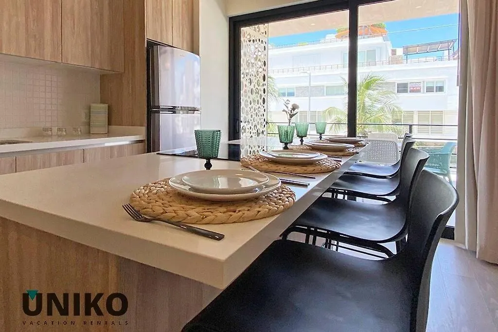 1 Block To The Beach 2Br 6Pax Rooftop Pool King Bed Playa del Carmen 0*,  Mexiko